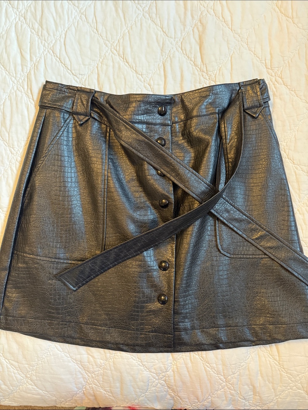 eesome Black Faux-Leather Croc-Texture Button Mini Skirt with Tie Belt